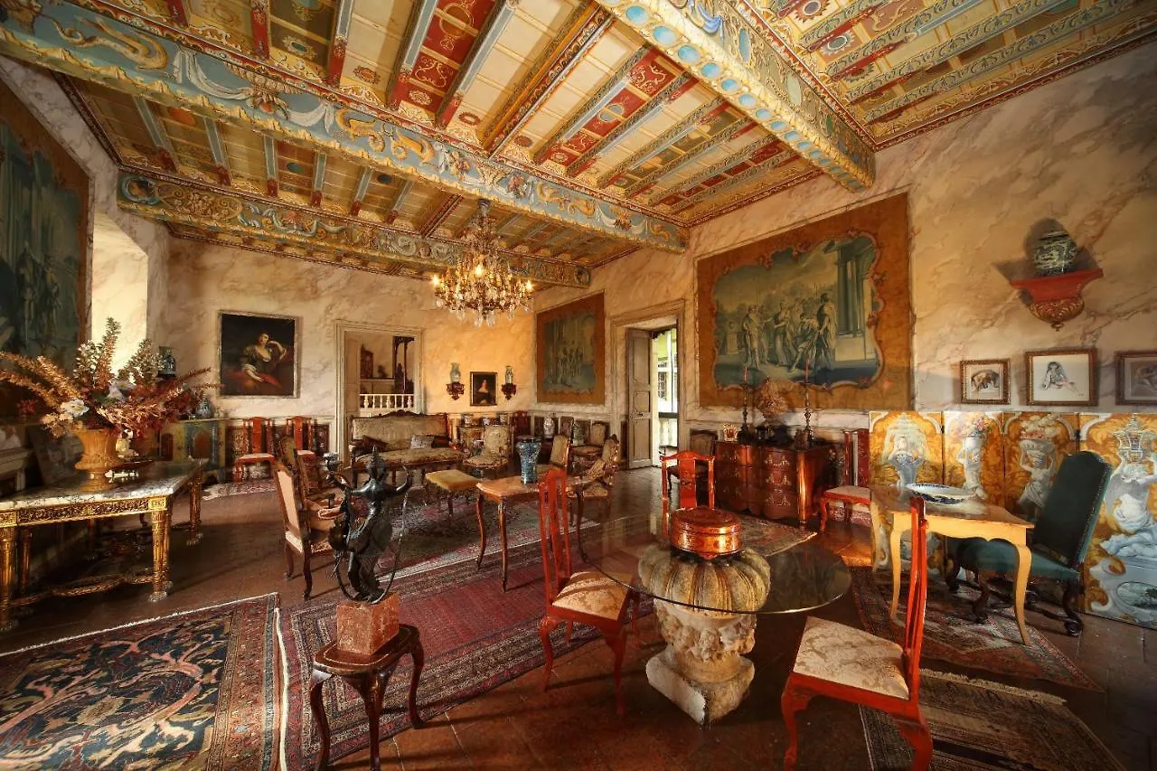 Chateau De Mauriac Senouillac Bed & Breakfast