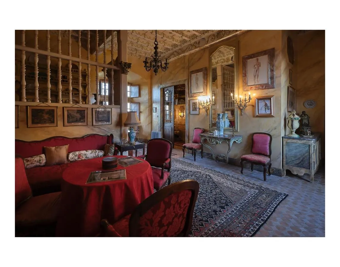Chateau De Mauriac Senouillac Bed & Breakfast